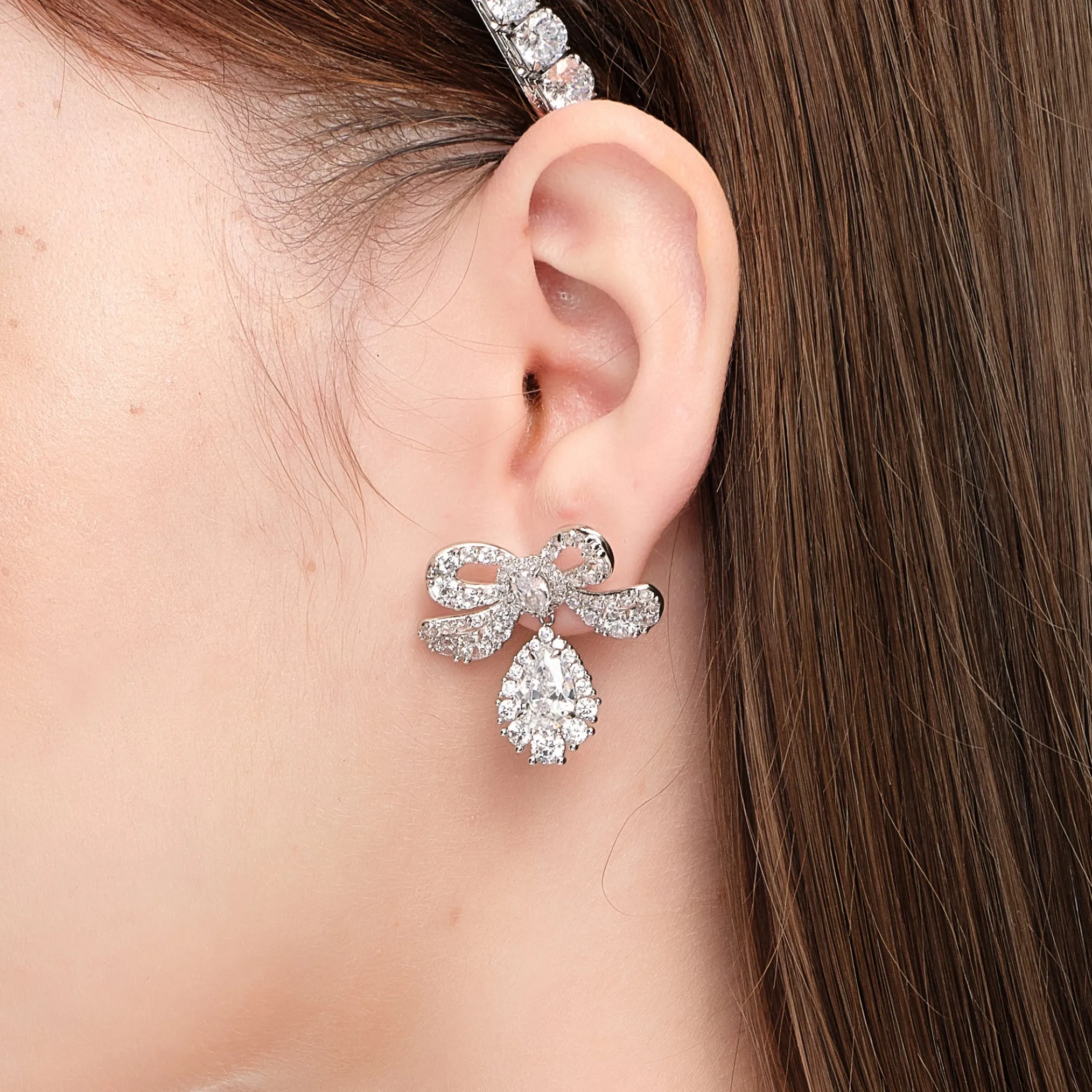 YVMIN X SHUSHUTONG / Soft Gemstone Bow Earrings