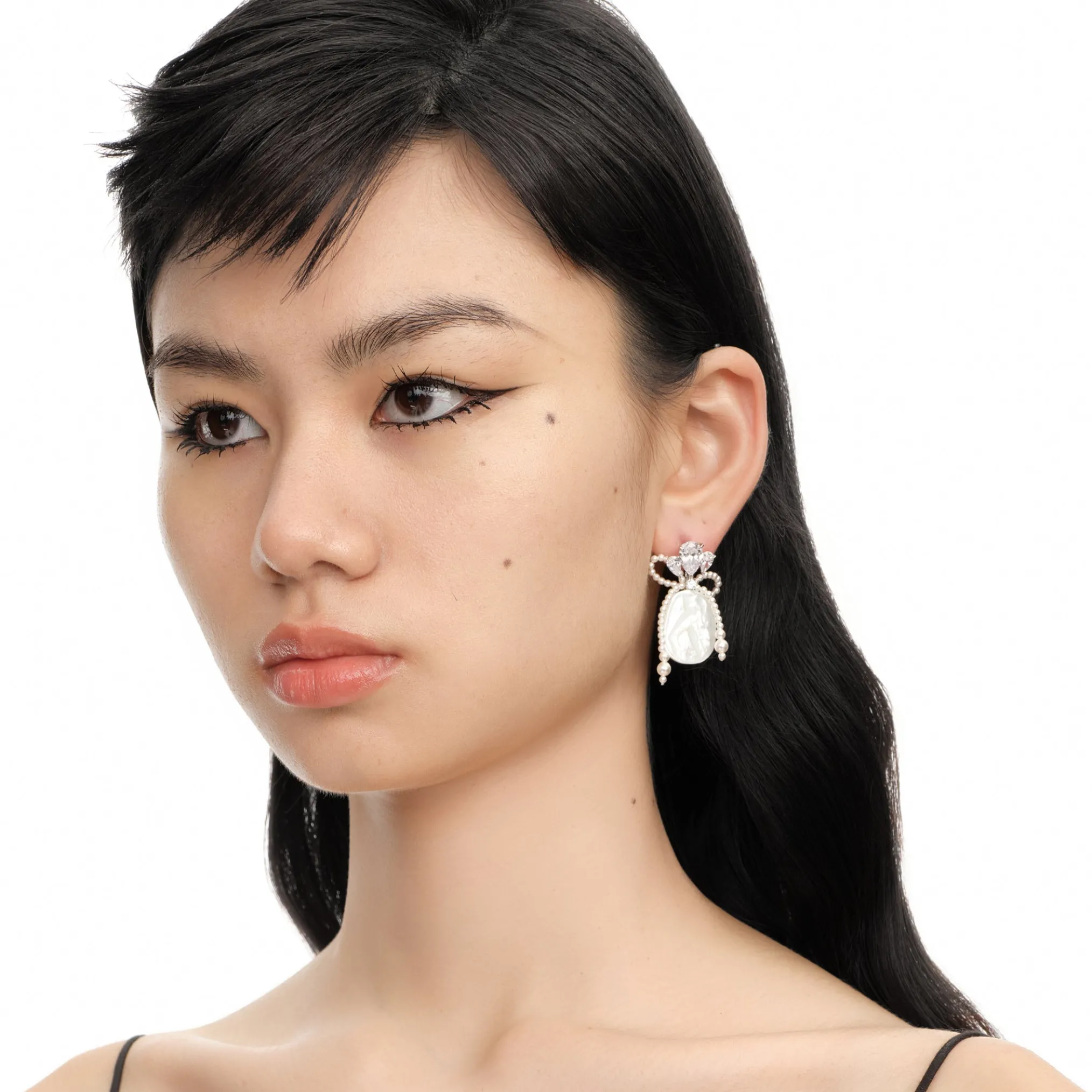 YVMIN X SHUSHUTONG / Pearl Bow Shell Earrings